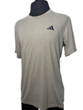 Playera adidas gris