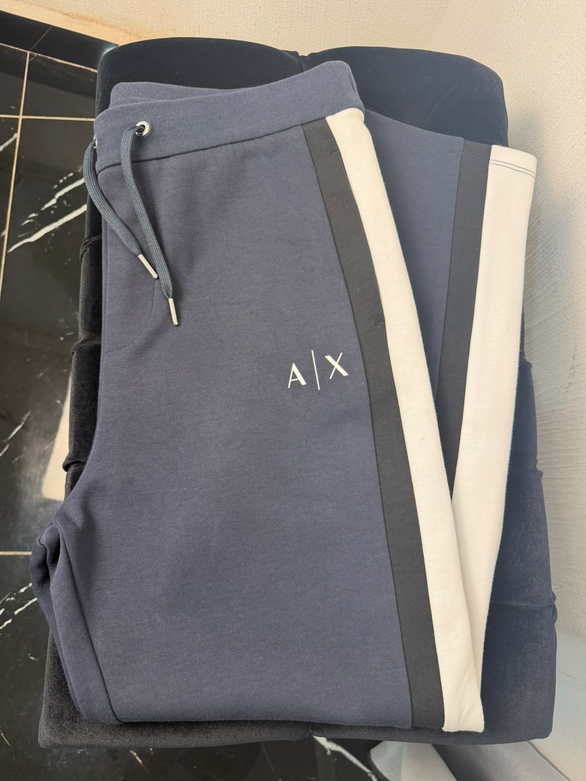 pans Armani azul